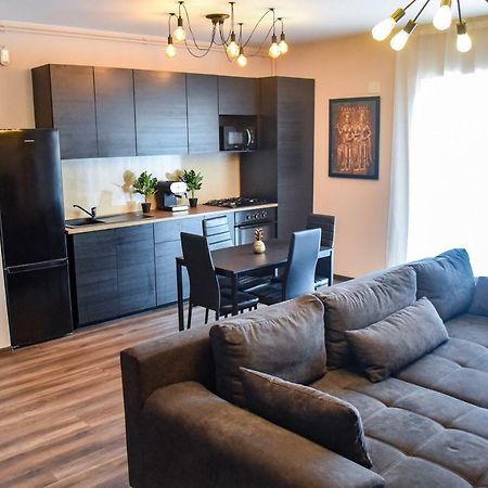 Wood Central Apartment Temesvár Kültér fotó